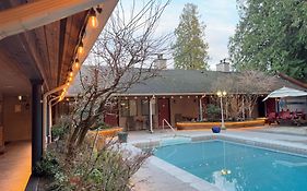 Sunshine Lodge Inn